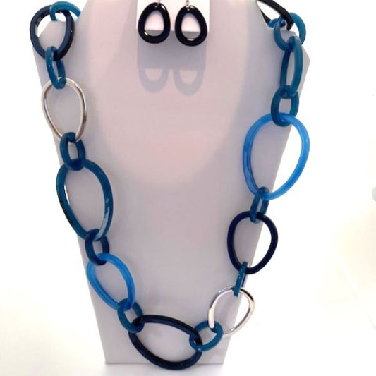 Acrylic Blue Oval Links 36"